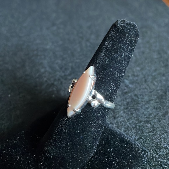 Pink Shell Sterling Ring - Picture 4 of 4
